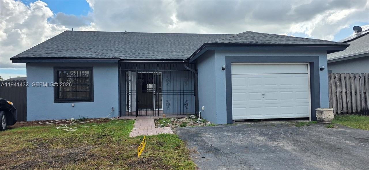 15238 Sw 58th Ter - Photo 2 of 44