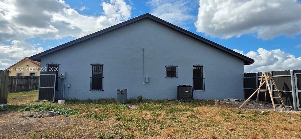 15238 Sw 58th Ter - Photo 5 of 44