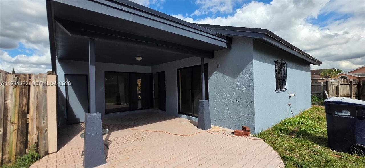 15238 Sw 58th Ter - Photo 7 of 44