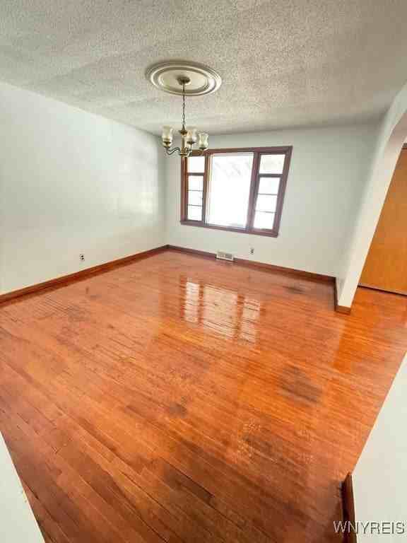 1394 Walden Ter - Photo 4 of 10