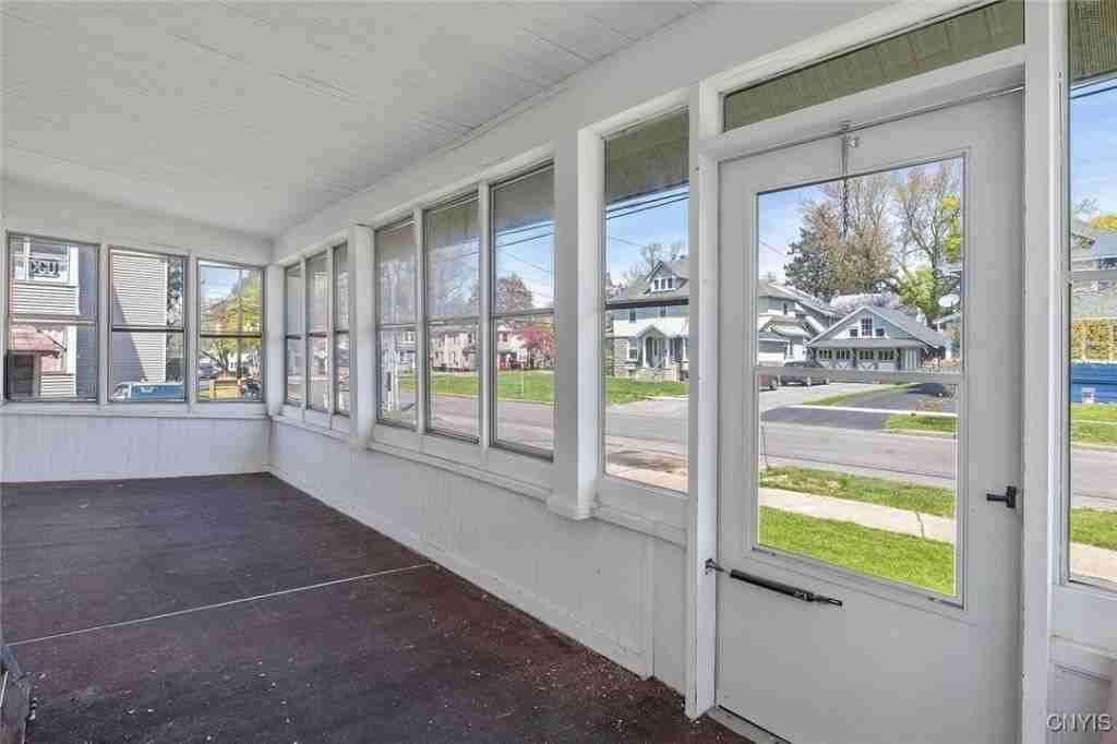 965 Wadsworth St - Photo 6 of 29