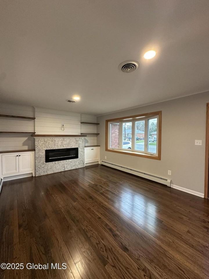 11 Campagna Dr - Photo 3 of 17