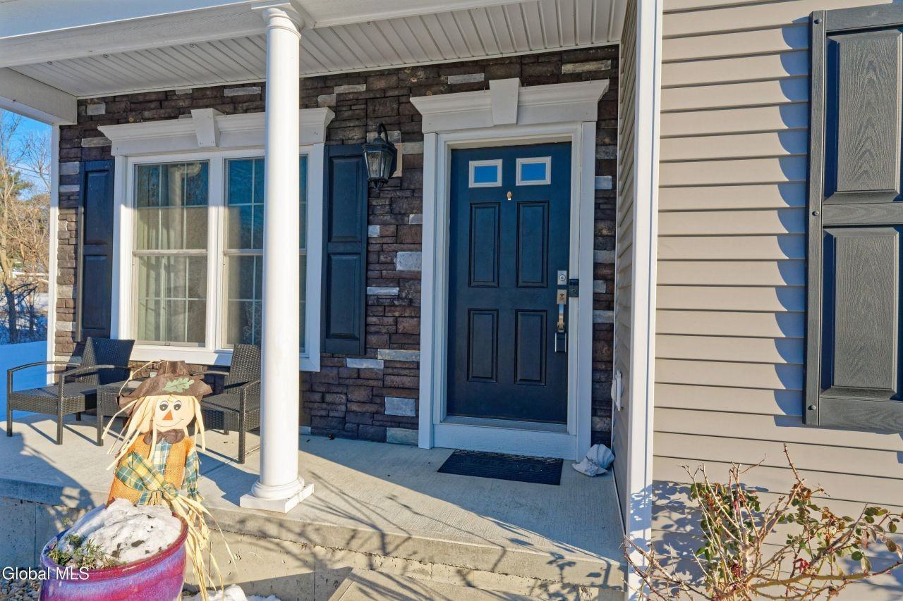 1 Haywood Ln - Photo 3 of 39