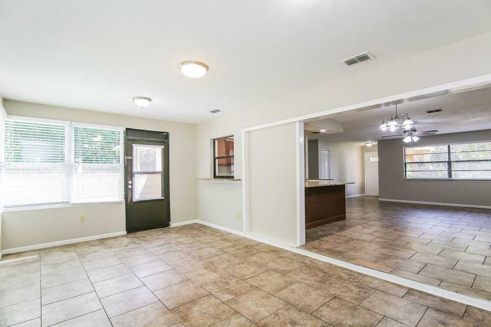 5286 Enfield Ave - Photo 3 of 16