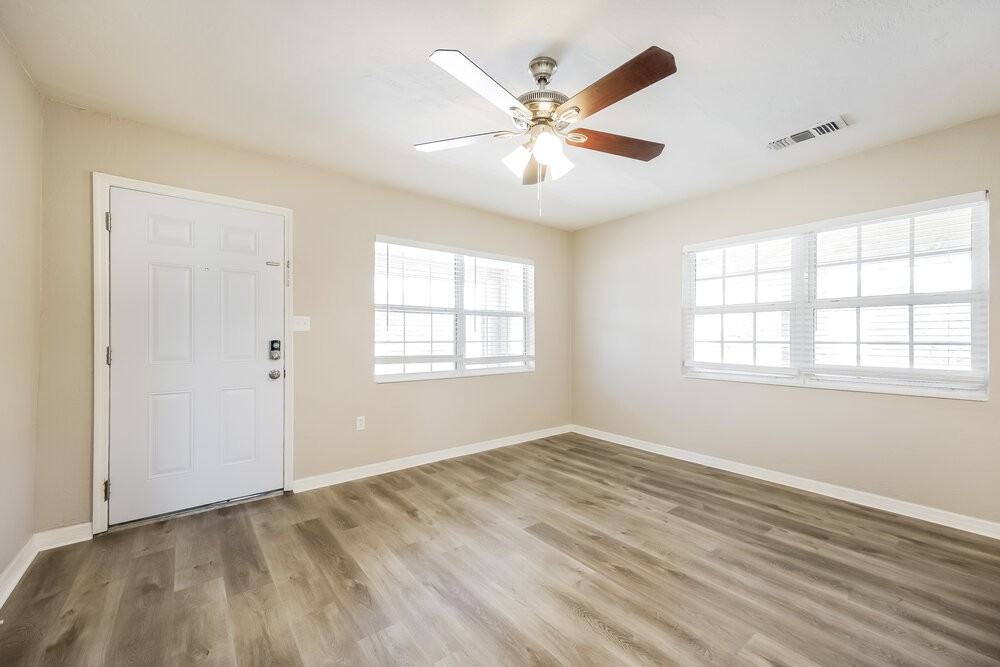 5 Victoria Dr - Photo 6 of 19