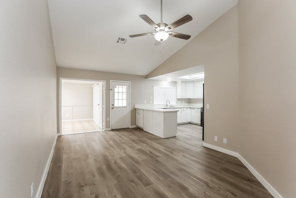 5908 Cherry Falls Ct - Photo 5 of 16