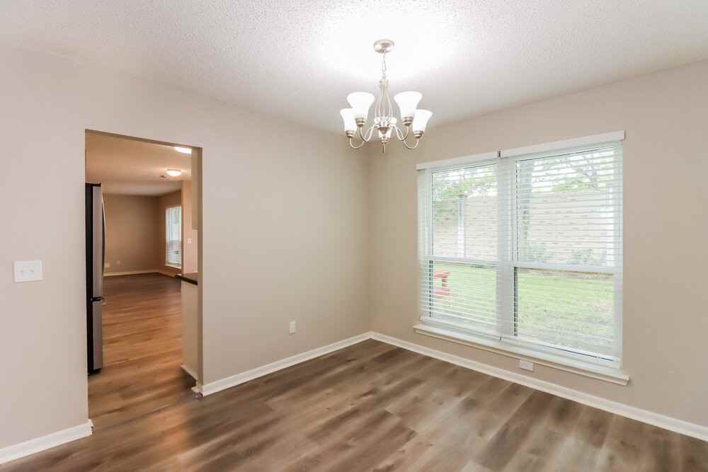 2806 Sunshine Cir - Photo 6 of 17