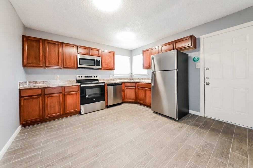 1112 Paintbrush St - Photo 7 of 19