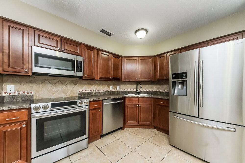 2782 Muscatello St - Photo 5 of 15