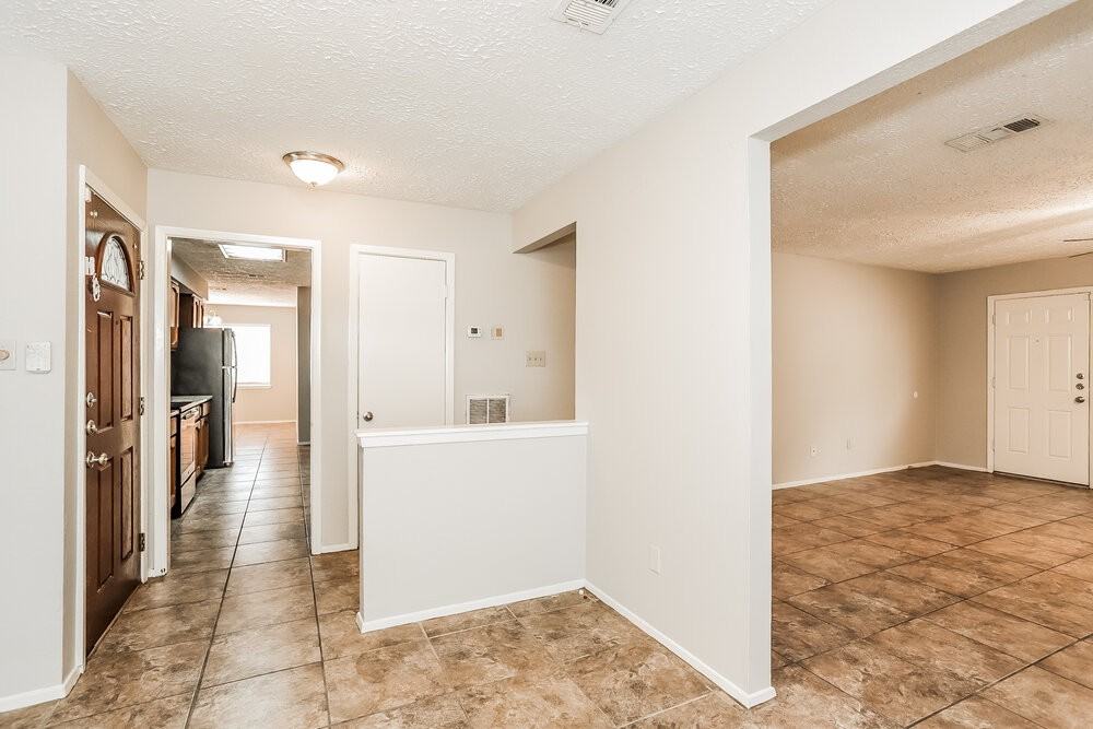 14214 Bateau Dr - Photo 3 of 18