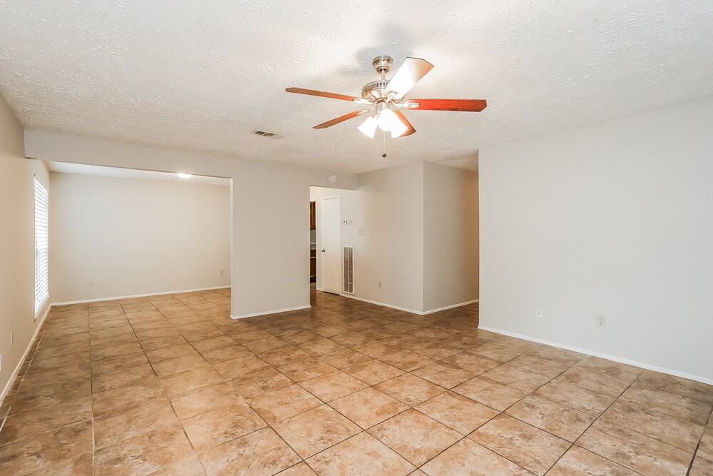 14214 Bateau Dr - Photo 5 of 18