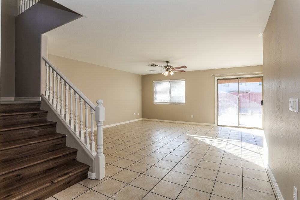 3251 W Jessica Ln - Photo 4 of 17