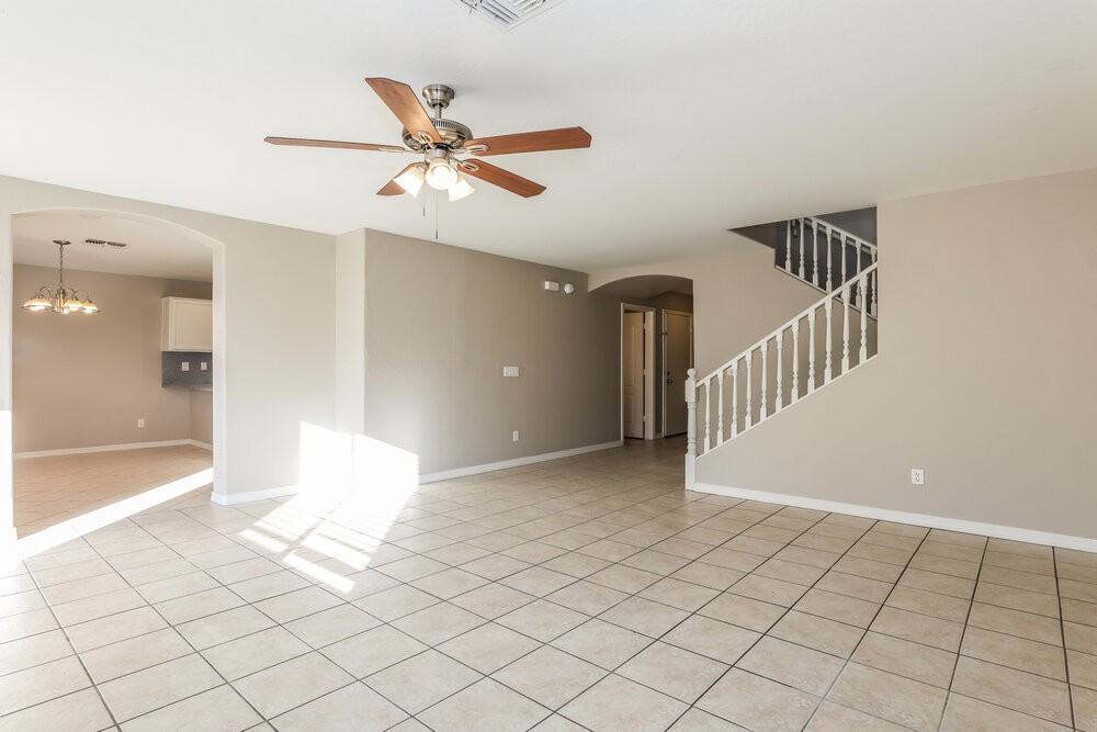 3251 W Jessica Ln - Photo 5 of 17