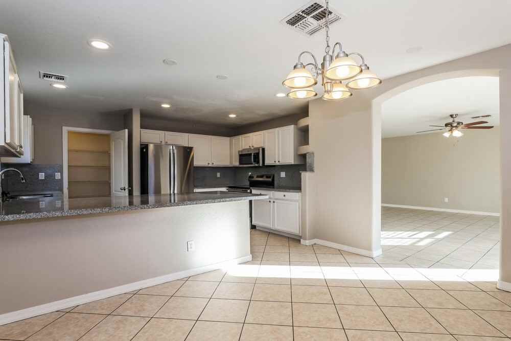 3251 W Jessica Ln - Photo 6 of 17