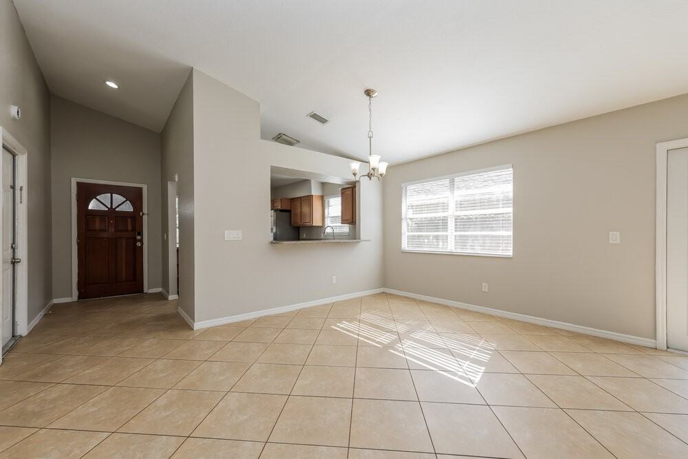 11214 Elmfield Dr - Photo 5 of 16