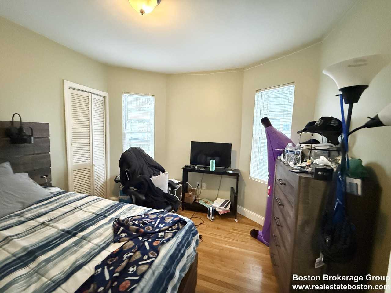 3977 Washington St #1 - Photo 4 of 8