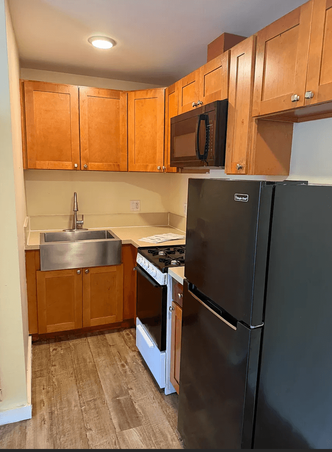 1201 E 64th St - Photo 2 of 5