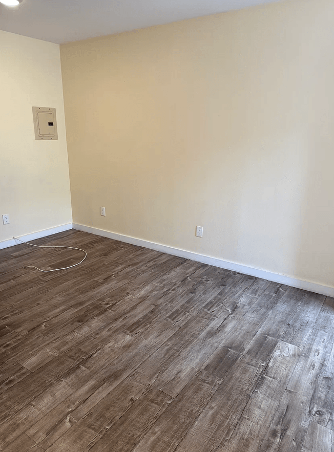 1201 E 64th St - Photo 4 of 5