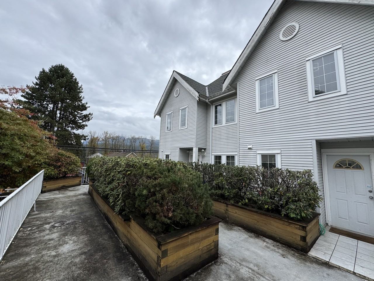 2350 Saint Johns Street #3 - Photo 4 of 15