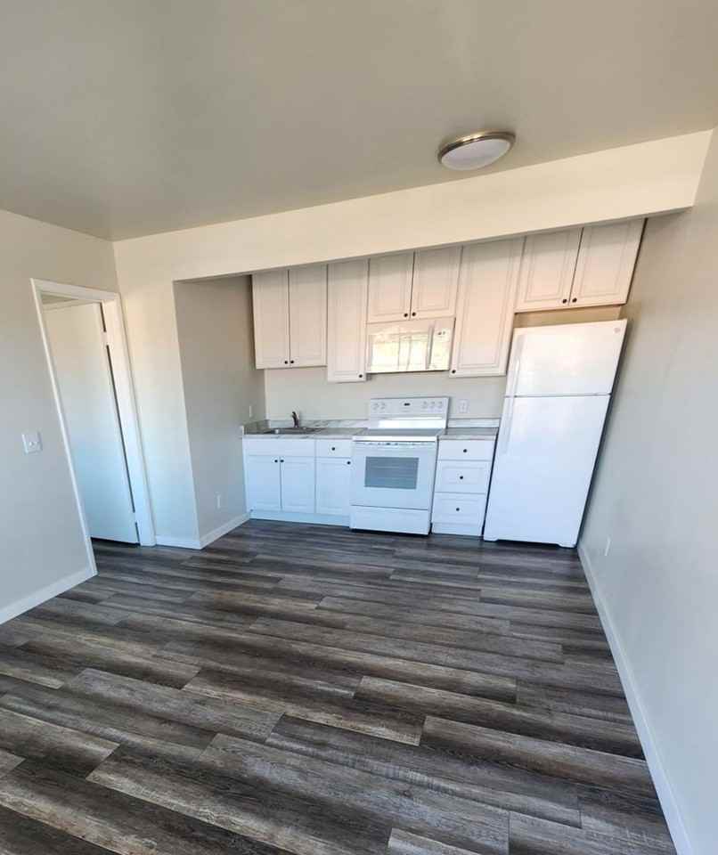 580 Mesa Blvd. - Photo 2 of 5