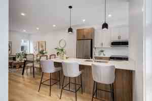 featured image of 1745 36 Ave Sw