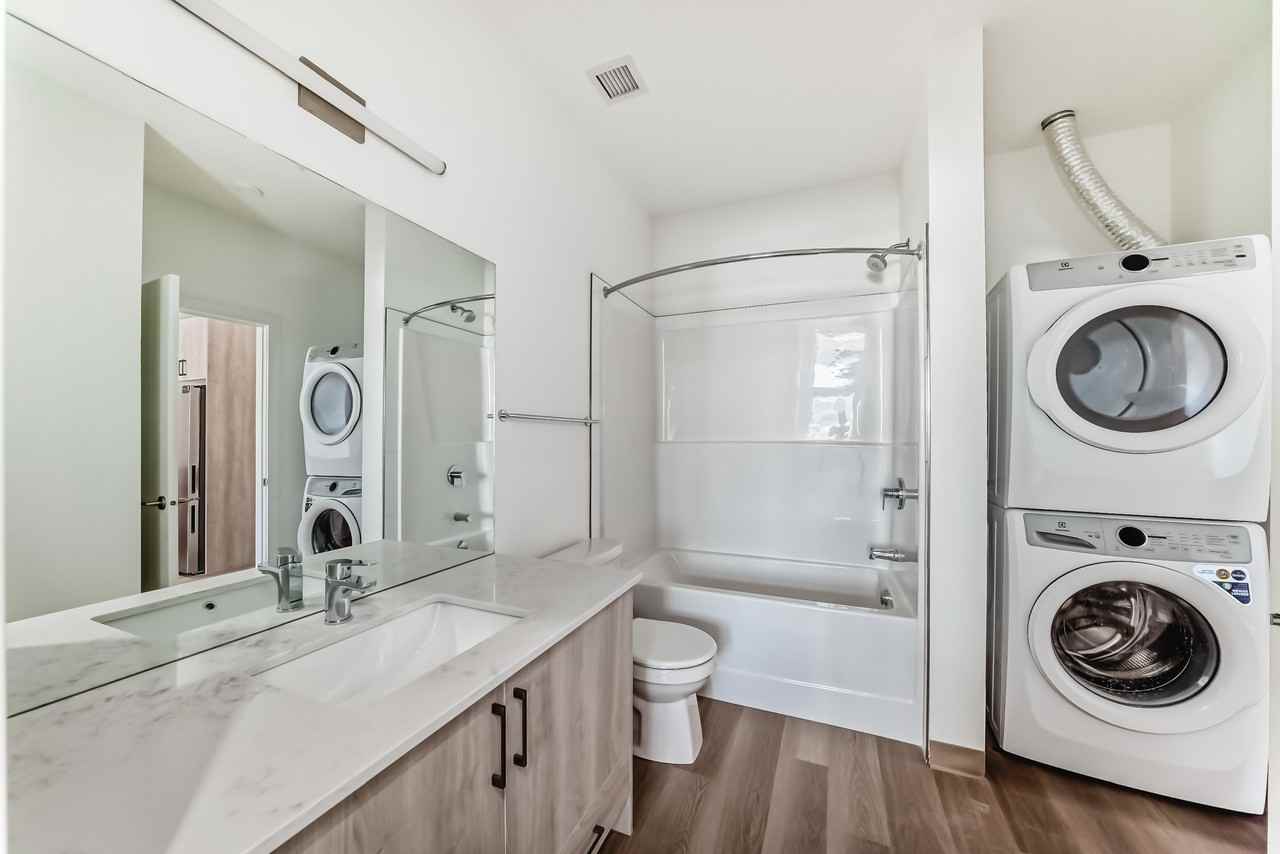 BALSAM Apartments - Photo 7 of 24