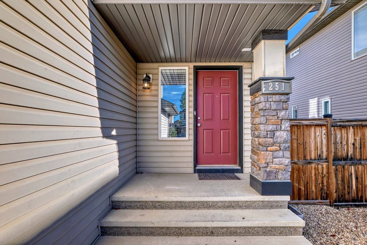 251 Royal Birch Way NW - Photo 4 of 50