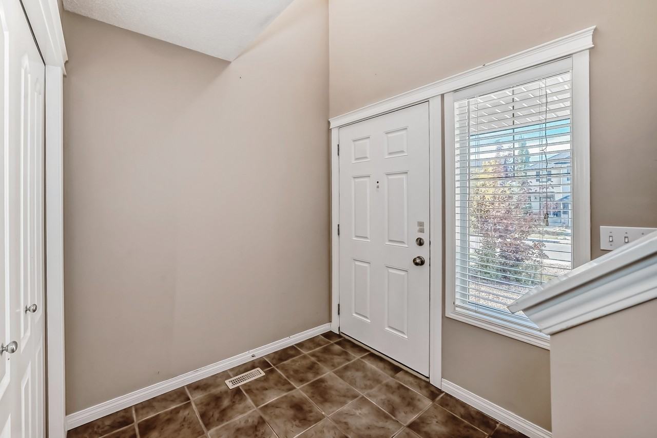 251 Royal Birch Way NW - Photo 5 of 50