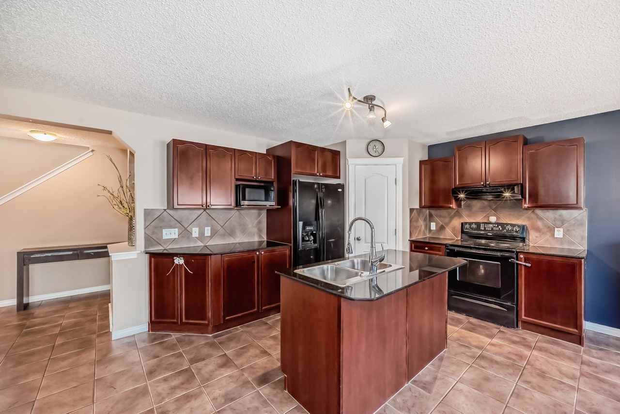 251 Royal Birch Way NW - Photo 7 of 50