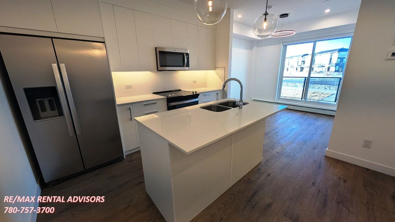 63 Corner Glen Cres Ne - Photo 2 of 14