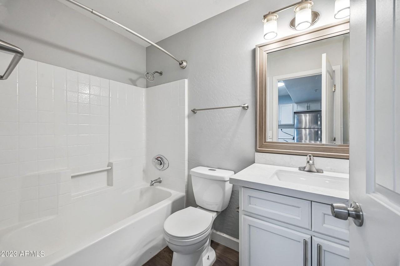 5010 North 22nd Avenue #113 - Photo 7 of 15