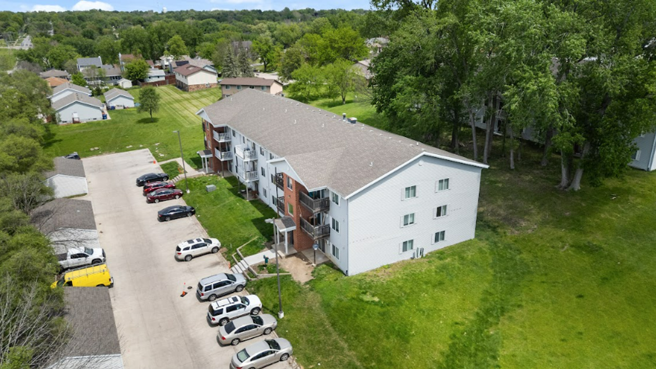 Ivy II - Photo 2 of 50