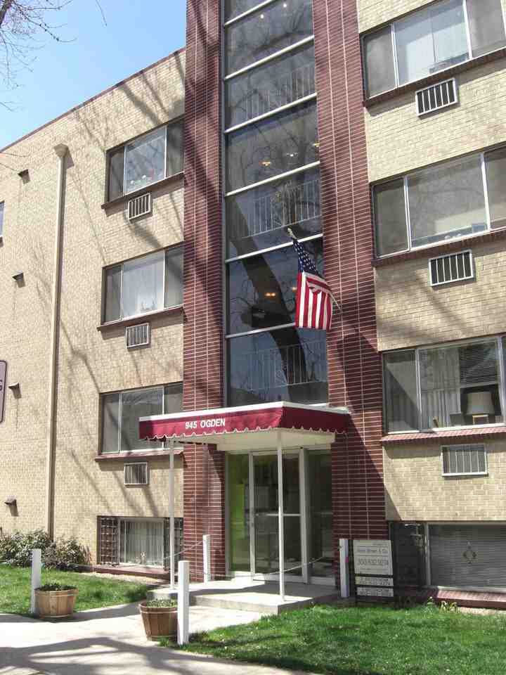 The Ogden Arms at 945 Ogden - Photo 5 of 19