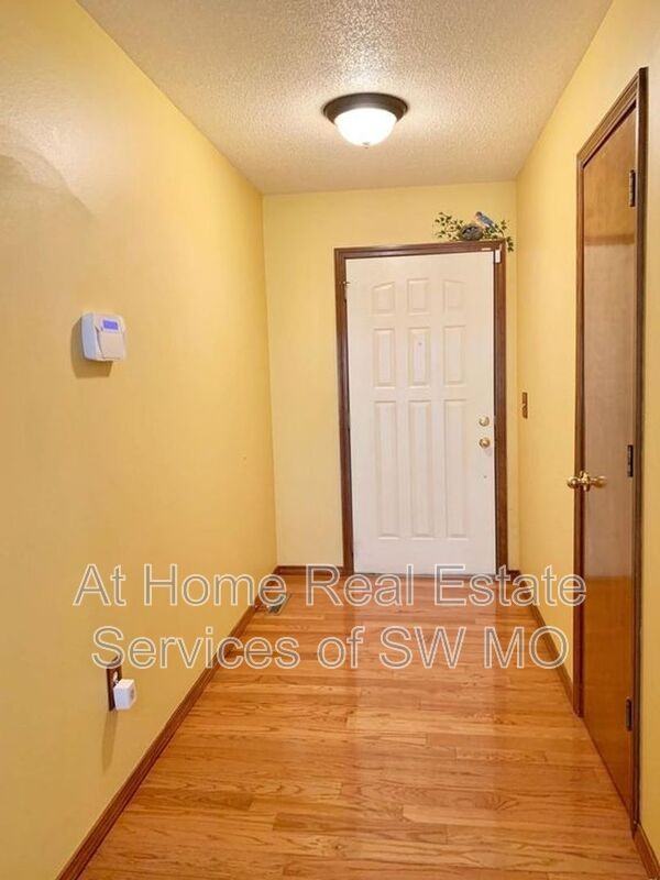 4047 W Watkins St - Photo 4 of 15