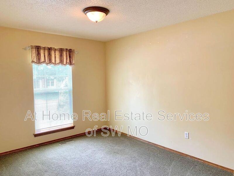 4047 W Watkins St - Photo 5 of 15