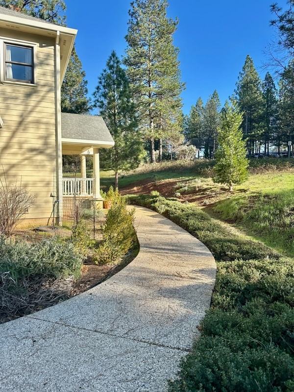 10978 Squirrel Creek Rd - Photo 2 of 37