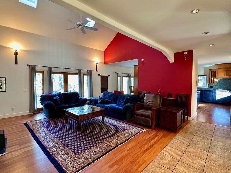 10978 Squirrel Creek Rd - Photo 4 of 37