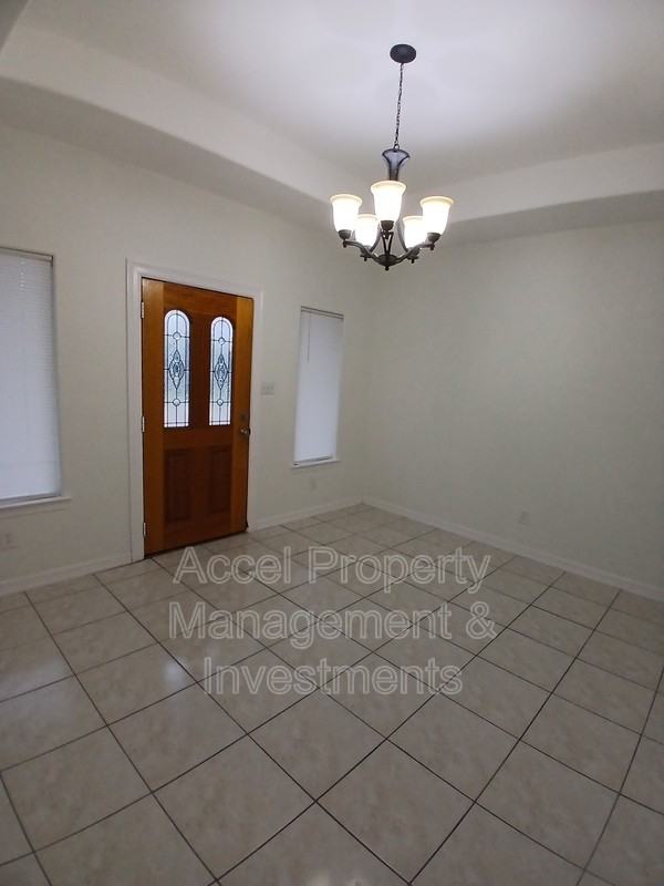 130 San Jacinto St - Photo 2 of 31