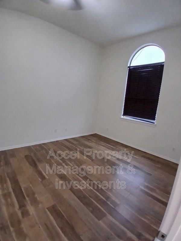 130 San Jacinto St - Photo 3 of 31