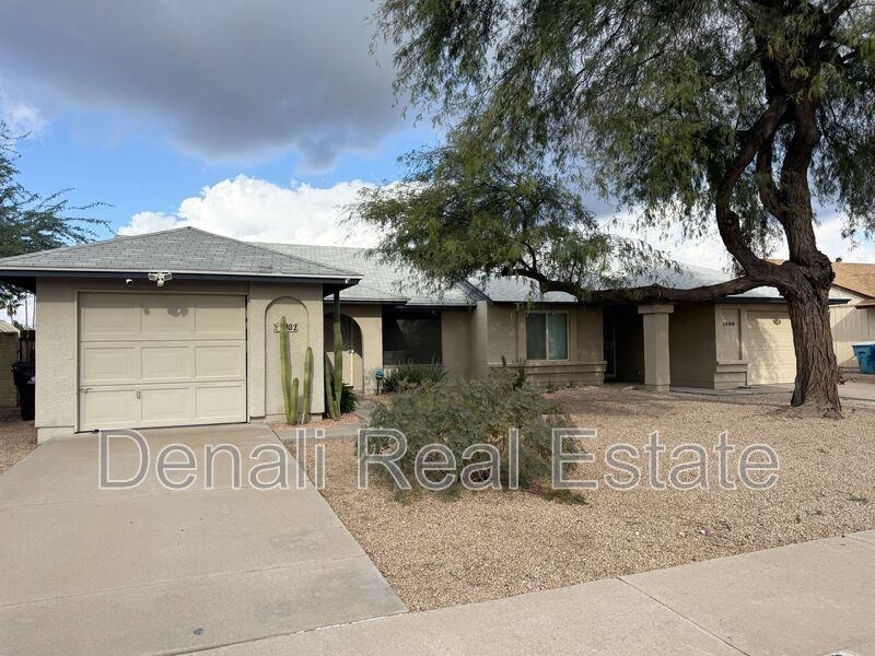 1902 E Sandra Ter - Photo 2 of 22