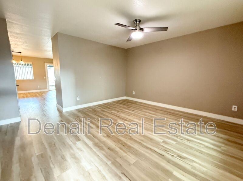 1902 E Sandra Ter - Photo 3 of 22