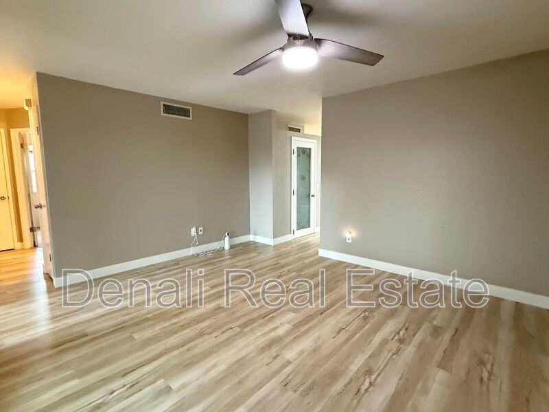 1902 E Sandra Ter - Photo 4 of 22