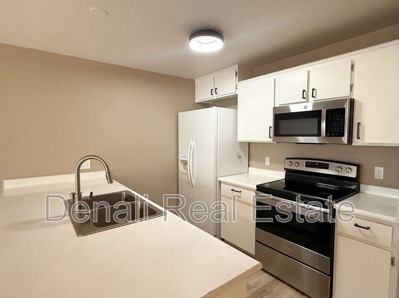 1902 E Sandra Ter - Photo 7 of 22