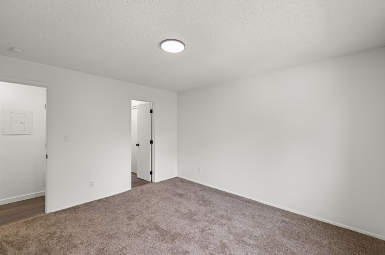 The Ivy I - Photo 6 of 50