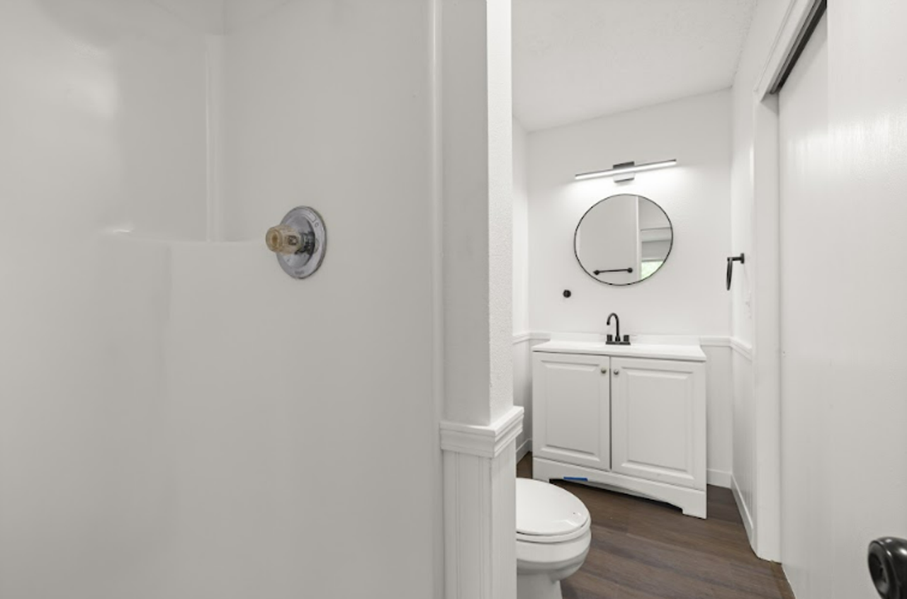 The Ivy I - Photo 7 of 50