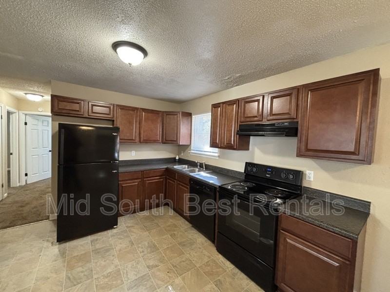 413 Lindenhurst Dr - Photo 6 of 15