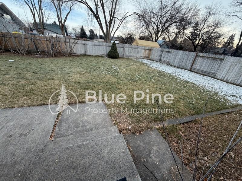 2895 Meadow Ln - Photo 2 of 10