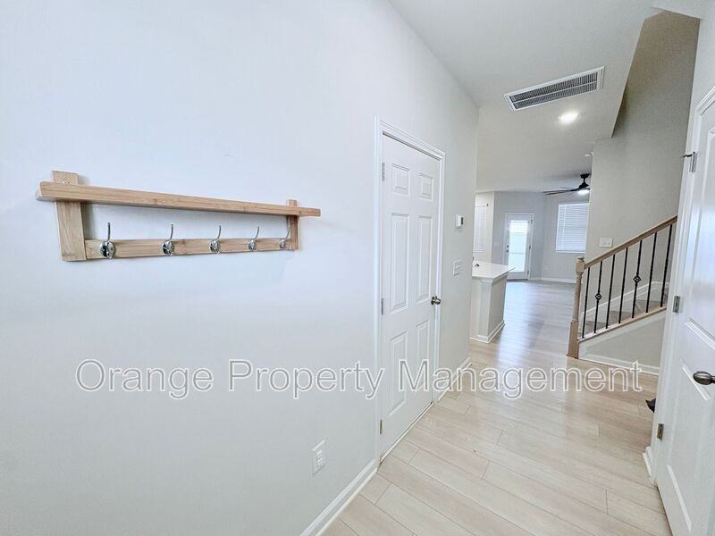 428 Bee Cove Way - Photo 3 of 33