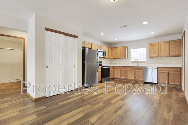 3854 Elm St - Photo 4 of 19