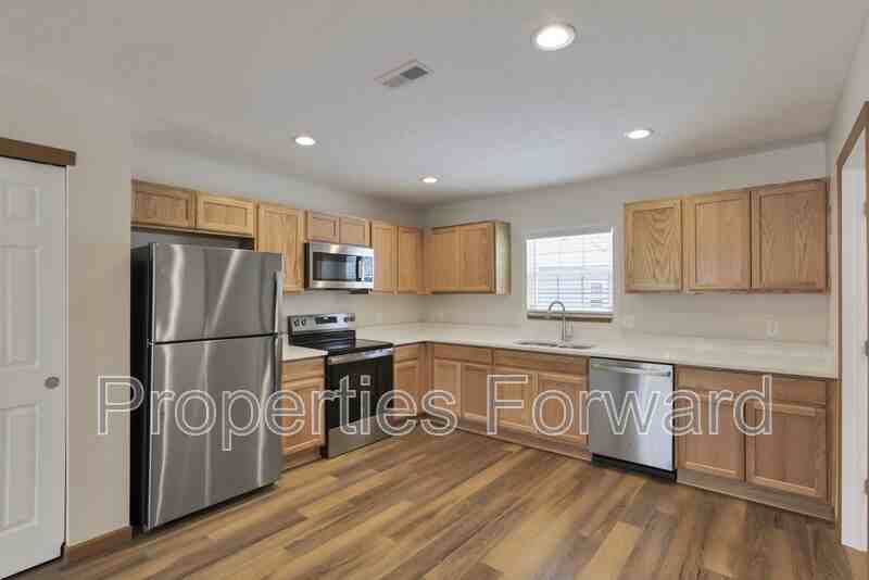 3854 Elm St - Photo 5 of 19